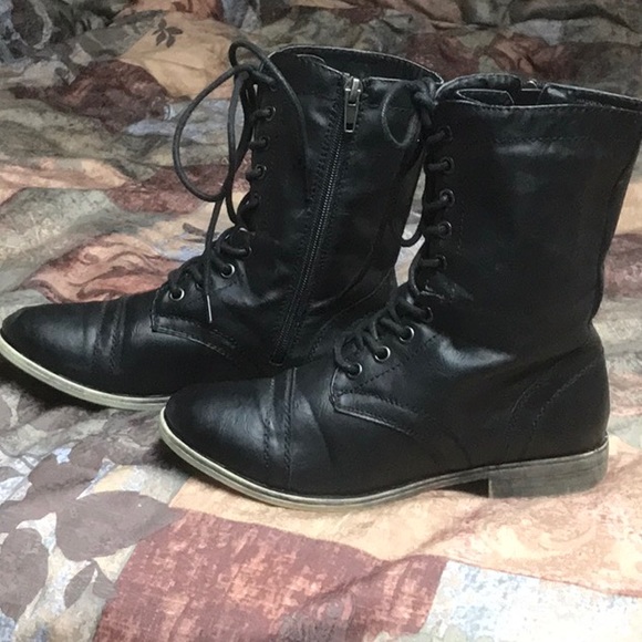 Madden Girl combat style boots 6M - Picture 7 of 8